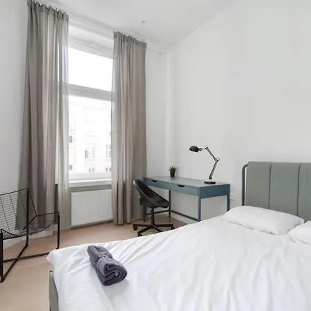 Апартаменты Close-urban Chic - Center - Huge And Comfortable -narutowicza Лодзь