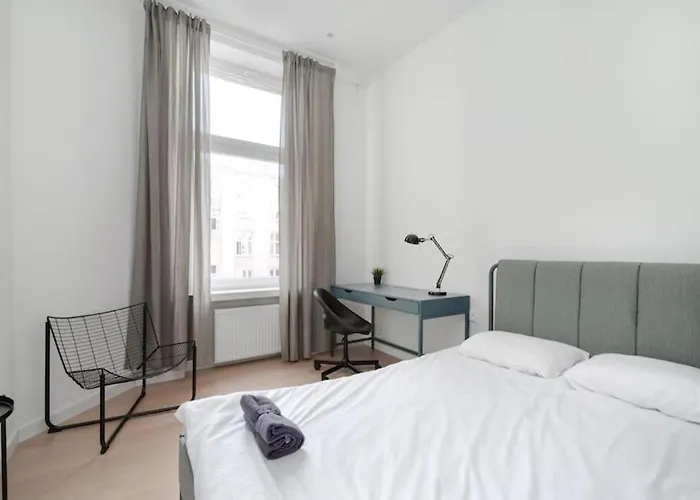 Апартаменты Close-urban Chic - Center - Huge And Comfortable -narutowicza Лодзь